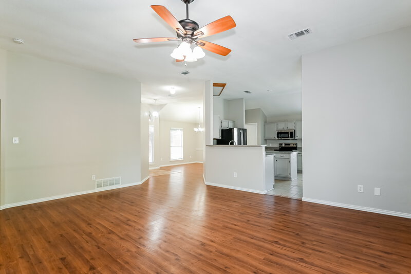 3,350/Mo, 1500 Sage Ct Mesquite, TX 75181 Living Room View 3