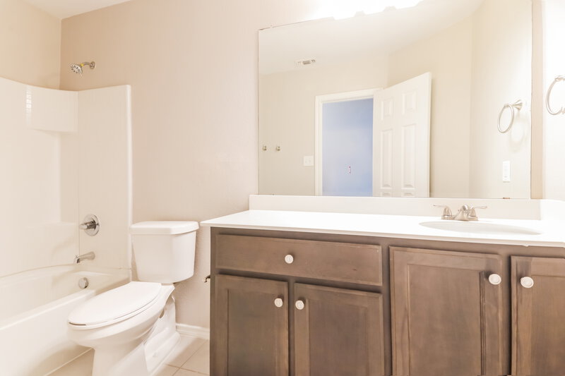 2,225/Mo, 4713 Joshua Dr Sanger, TX 76266 Bathroom View
