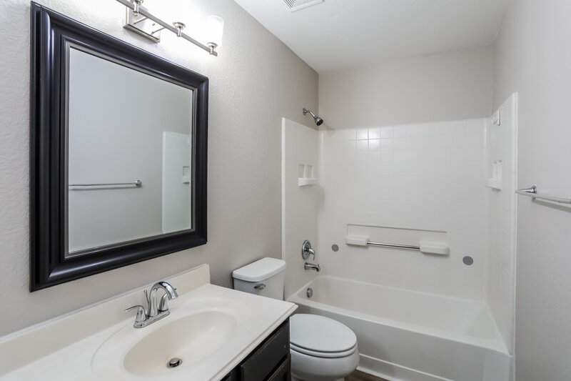 2,030/Mo, 6729 Sierra Madre Dr Fort Worth, TX 76179 Bathroom View