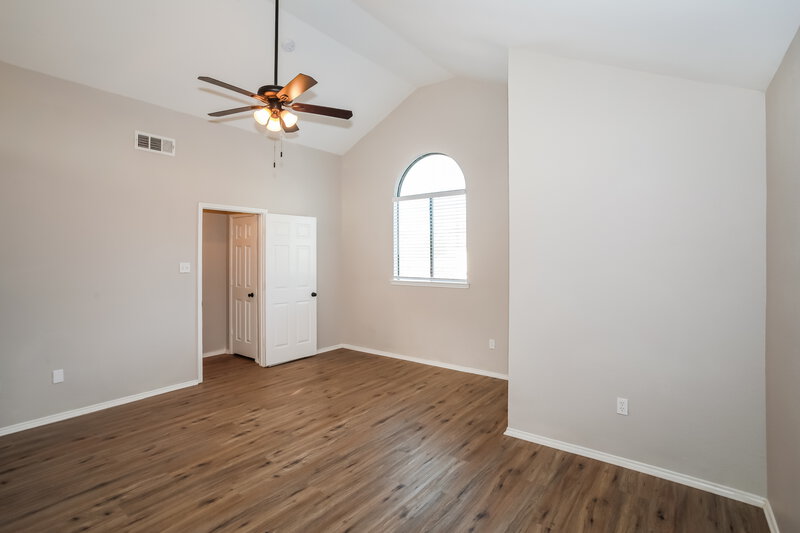 2,185/Mo, 2607 Mountainview Dr Corinth, TX 76210 Main Bedroom View 2