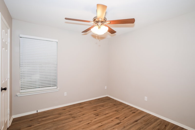 2,185/Mo, 2607 Mountainview Dr Corinth, TX 76210 Bedroom View 2