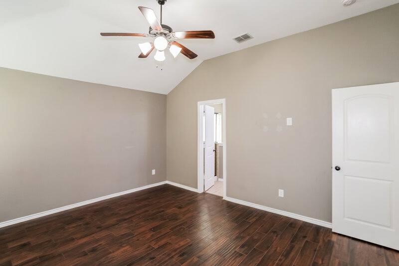 2,325/Mo, 4520 Rockmill Trl Fort Worth, TX 76179 Main Bedroom View 2