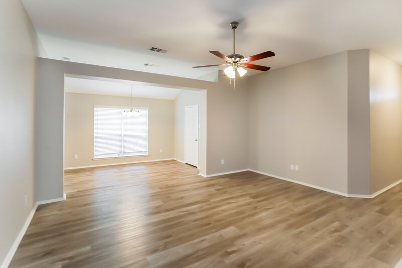 3,210/Mo, 1222 Embercrest Dr Midlothian, TX 76065 Living Room View