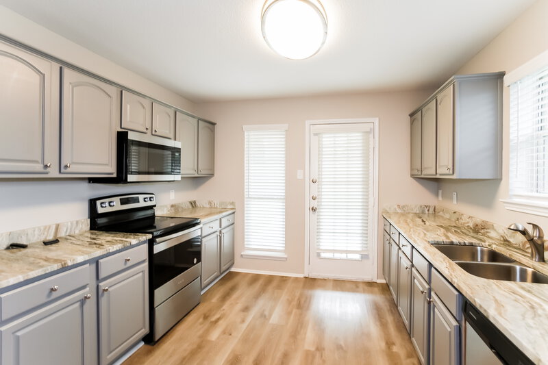 3,210/Mo, 1222 Embercrest Dr Midlothian, TX 76065 Kitchen View 2