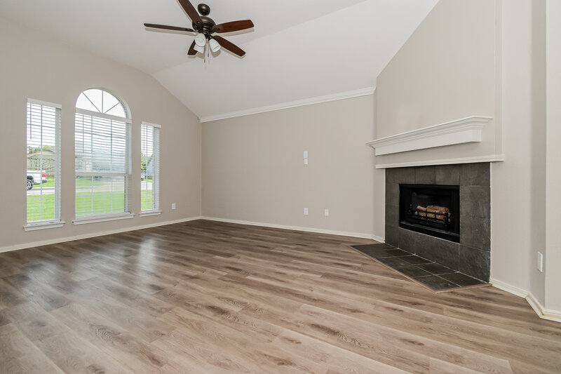 1,780/Mo, 204 Harvard Dr Princeton, TX 75407 Living Room View 2