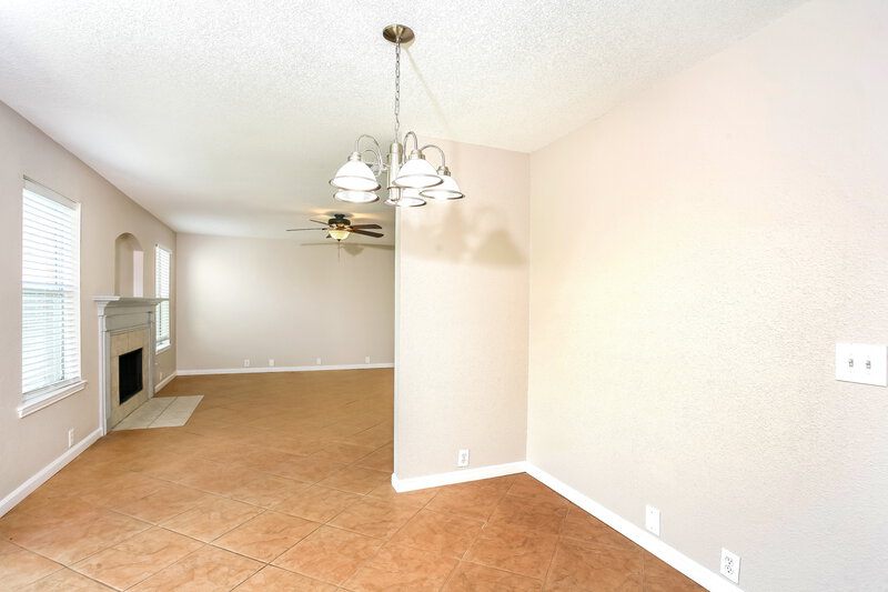 2,700/Mo, 2016 Dove Xing Melissa, TX 75454 Dining Room View
