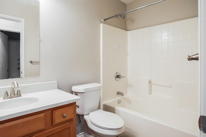 2,215/Mo, 2801 Stockton St Denton, TX 76209 Bathroom View
