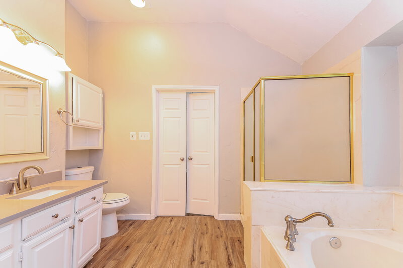 3,060/Mo, 4906 Clay Dr Rowlett, TX 75088 Main Bathroom View 2