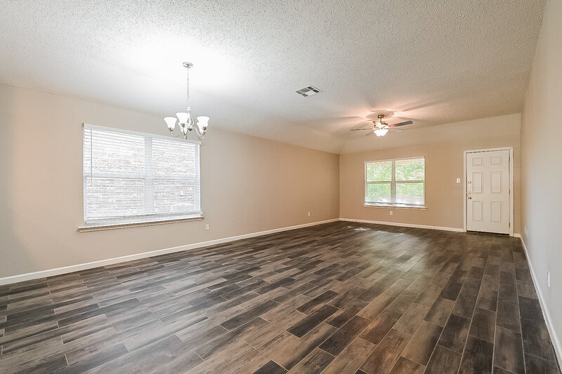 2,140/Mo, 721 Silverleaf Ct Royse City, TX 75189 Living Room View