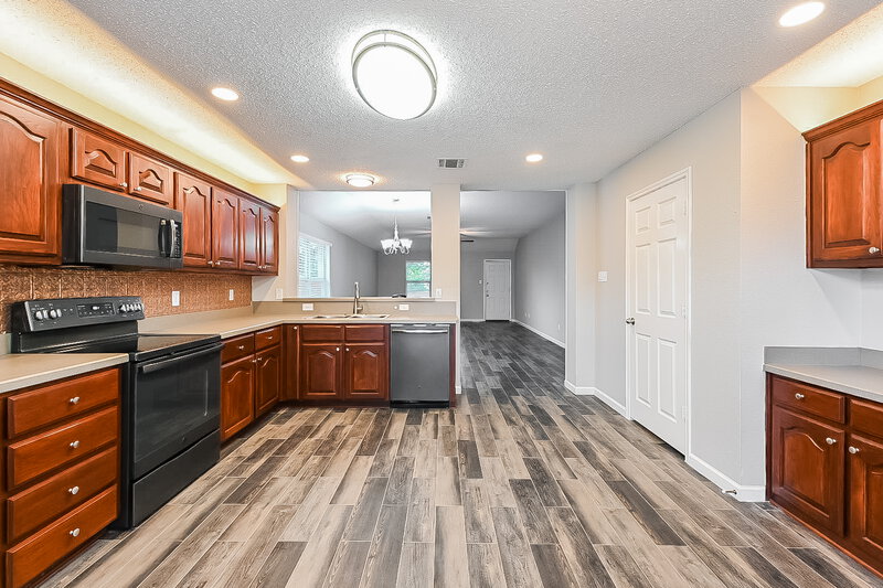 2,140/Mo, 721 Silverleaf Ct Royse City, TX 75189 Kitchen View 2