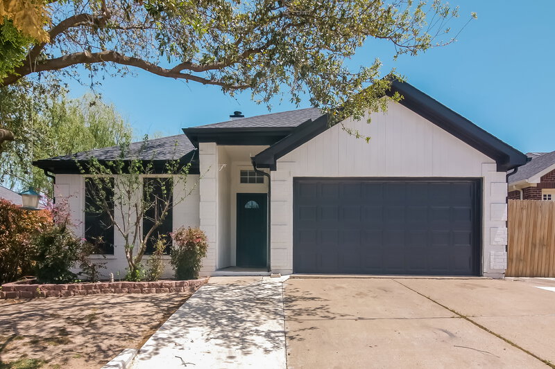 2,245/Mo, 6101 Rising Meadow Dr Arlington, TX 76018 External View