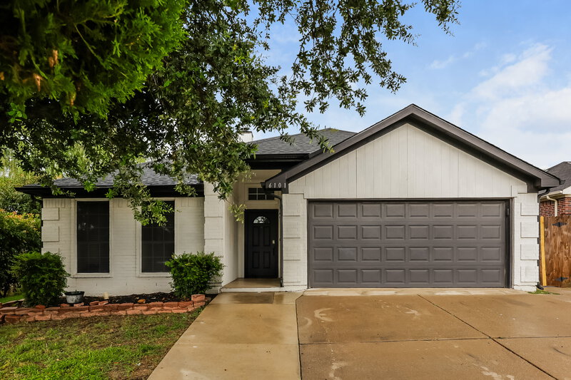 2,495/Mo, 6101 Rising Meadow Dr Arlington, TX 76018 External View