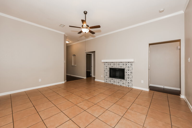 2,495/Mo, 6101 Rising Meadow Dr Arlington, TX 76018 Living Room View 2
