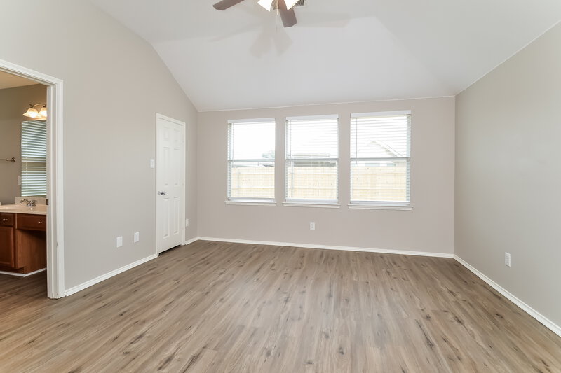 1,770/Mo, 1708 Morning Dove Aubrey, TX 76227 Main Bedroom View
