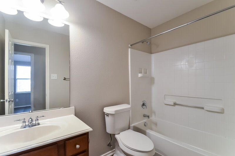 1,770/Mo, 1708 Morning Dove Aubrey, TX 76227 Bathroom View