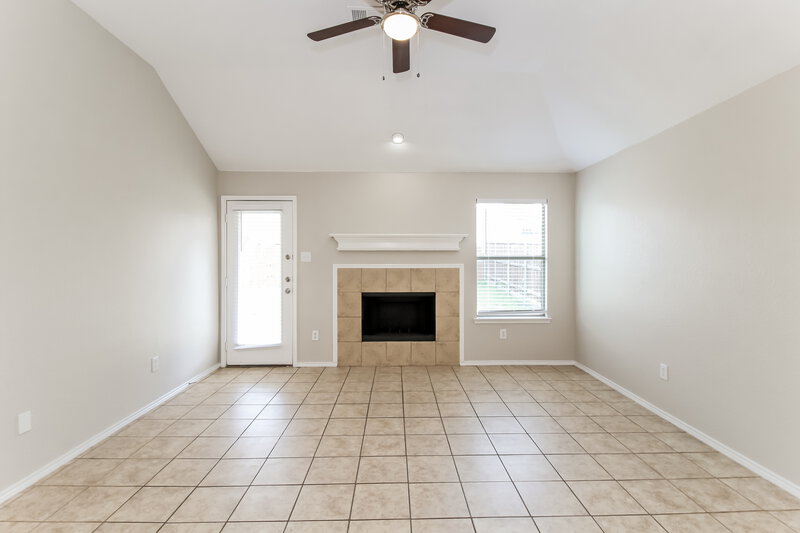 2,025/Mo, 129 Arbordale Way Princeton, TX 75407 Living Room View