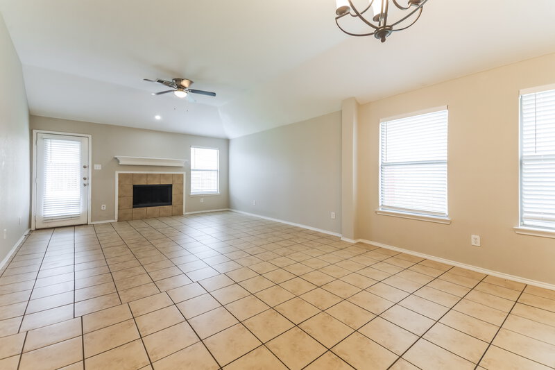 1,740/Mo, 129 Arbordale Way Princeton, TX 75407 Living Room View