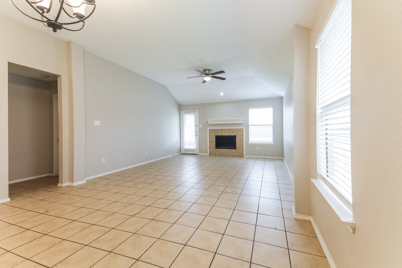 1,740/Mo, 129 Arbordale Way Princeton, TX 75407 Living Room View 2