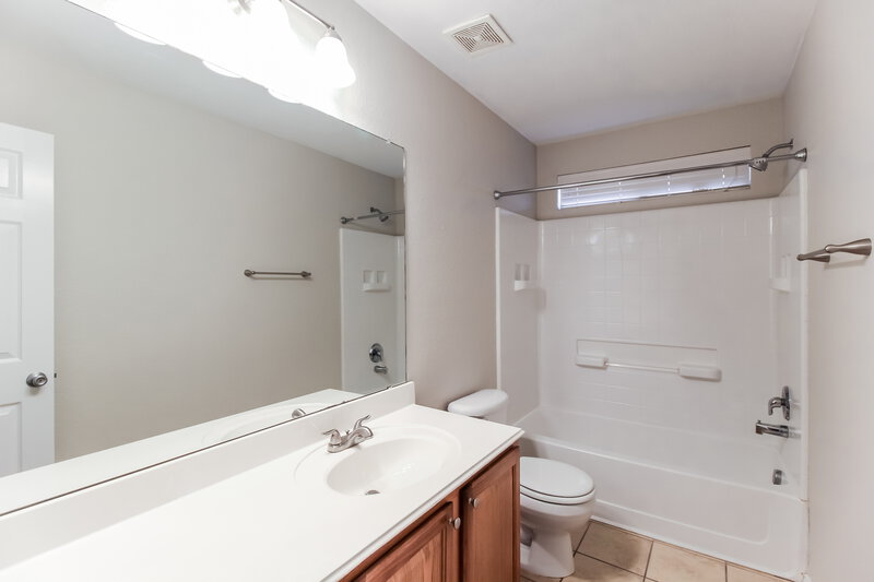 2,025/Mo, 129 Arbordale Way Princeton, TX 75407 Bathroom View 2