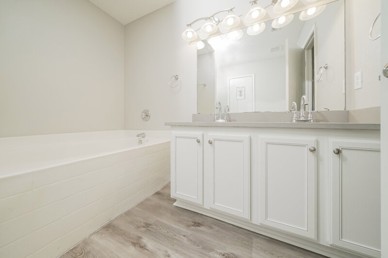 2,105/Mo, 2920 Montague Trl Wylie, TX 75098 Main Bathroom View 2