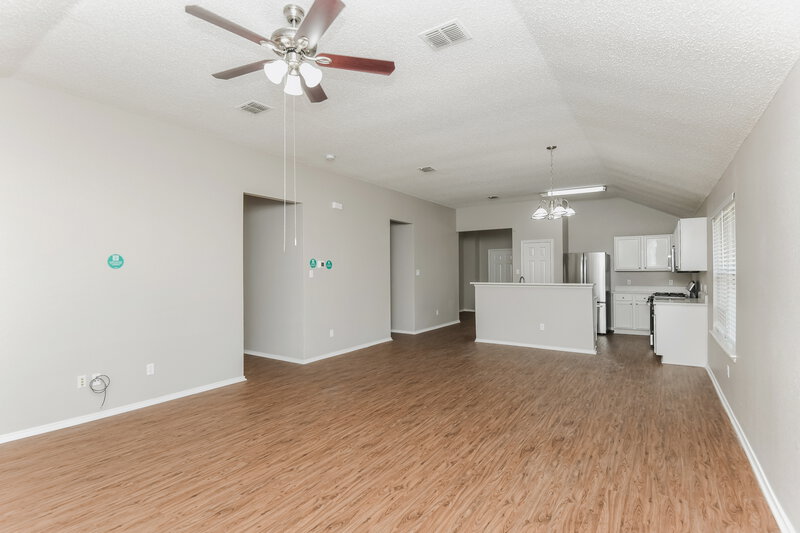 2,140/Mo, 224 Lincoln Ln Crowley, TX 76036 Living Room View