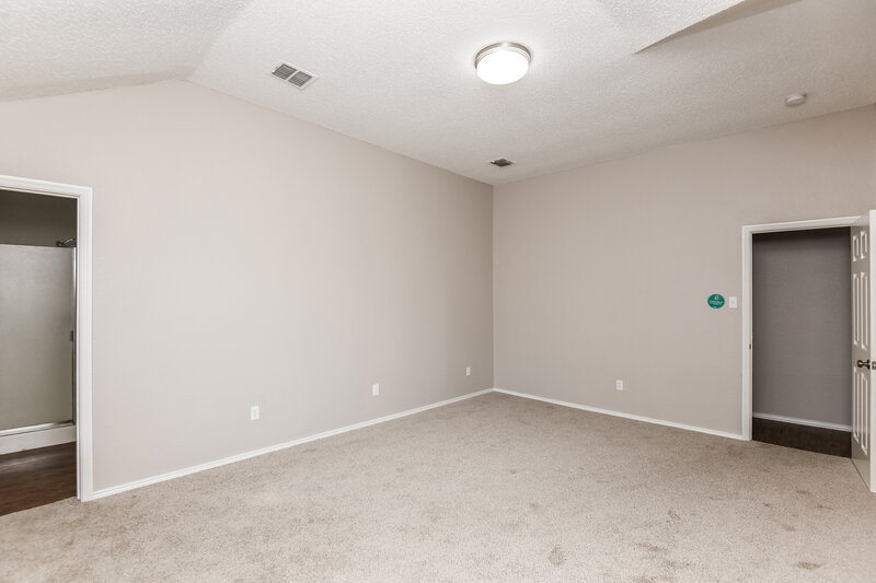 2,140/Mo, 224 Lincoln Ln Crowley, TX 76036 Main Bedroom View 2