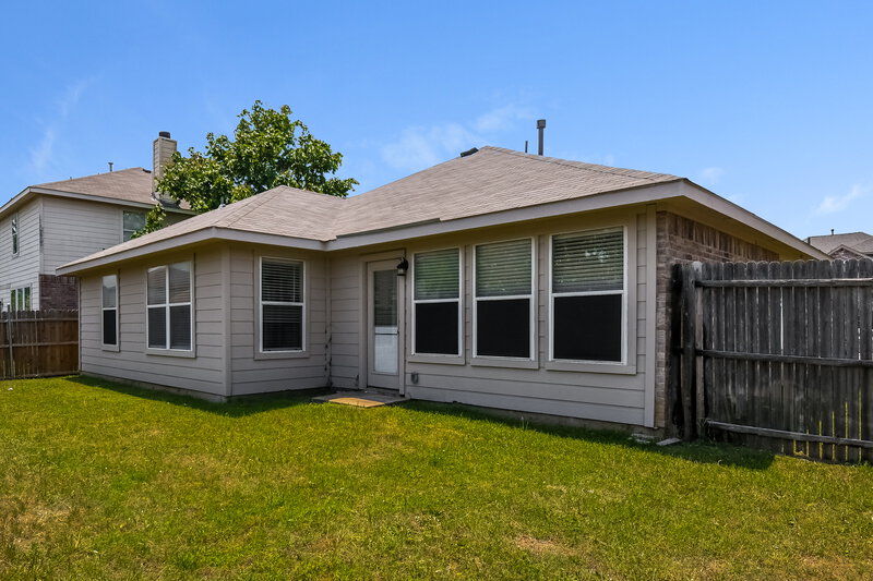 2,140/Mo, 224 Lincoln Ln Crowley, TX 76036 Rear View