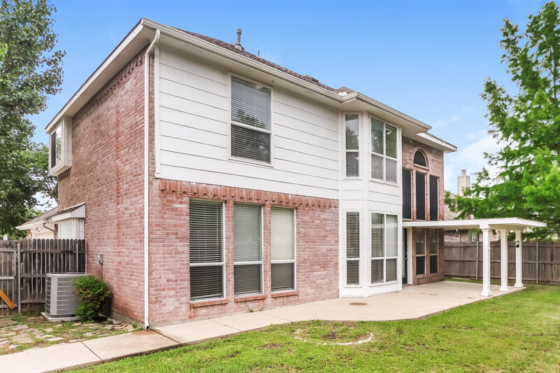 2,095/Mo, 101 E Forestwood Dr Forney, TX 75126 Rear View