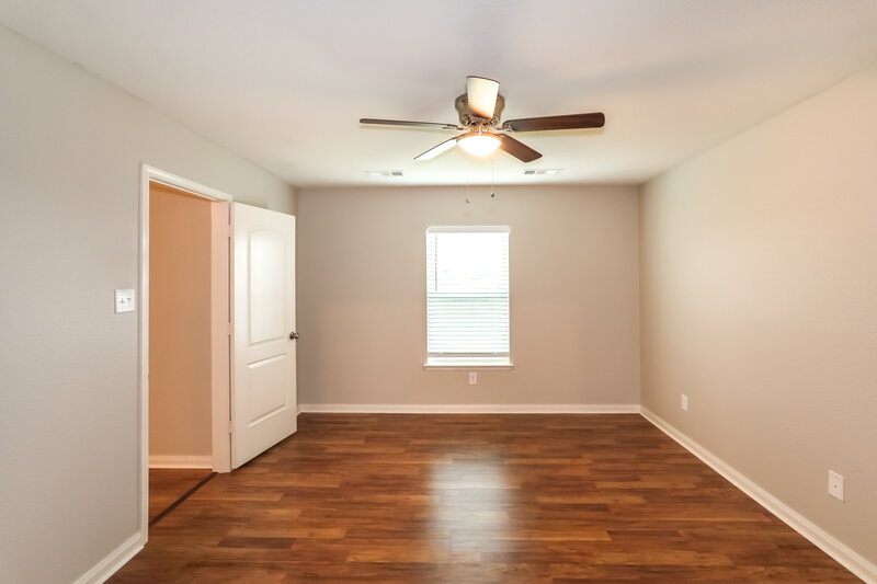 1,880/Mo, 111 Cottonwood Dr Princeton, TX 75407 Main Bedroom View 2