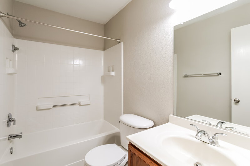 1,795/Mo, 1016 Fort Apache Dr Haslet, TX 76052 Bathroom View