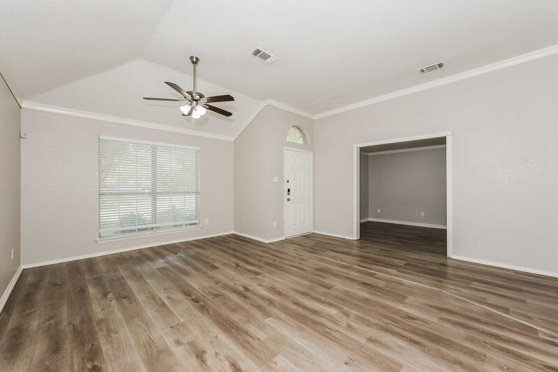 2,370/Mo, 721 S Highland Dr Cedar Hill, TX 75104 Living Room View 3