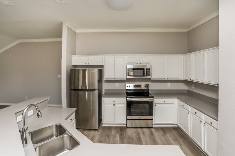 2,420/Mo, 721 S Highland Dr Cedar Hill, TX 75104 Kitchen View 2