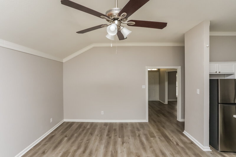 2,420/Mo, 721 S Highland Dr Cedar Hill, TX 75104 Family Room View