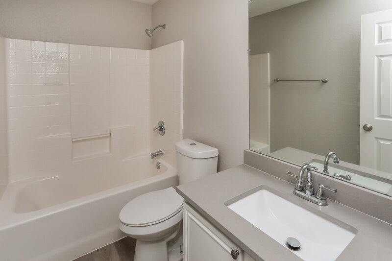 2,420/Mo, 721 S Highland Dr Cedar Hill, TX 75104 Bathroom View