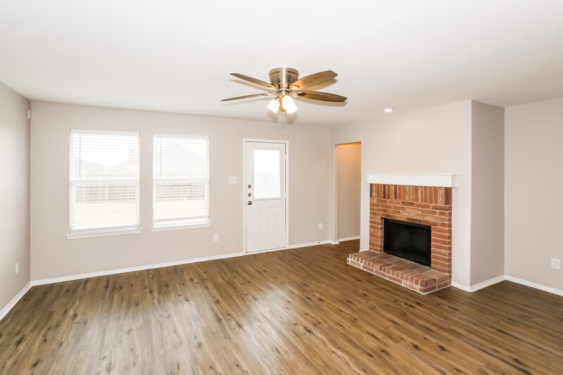 2,310/Mo, 58 Lantana Dr Fate, TX 75087 Living Room View 2