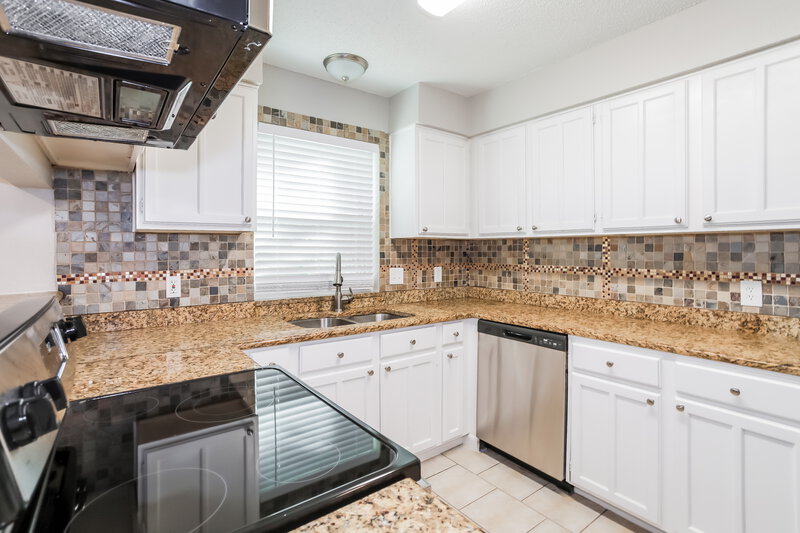 4,465/Mo, 225 Iberis Dr Arlington, TX 76018 Kitchen View