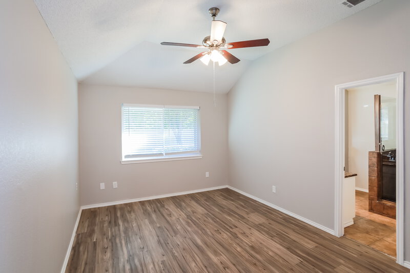 4,465/Mo, 225 Iberis Dr Arlington, TX 76018 Main Bedroom View