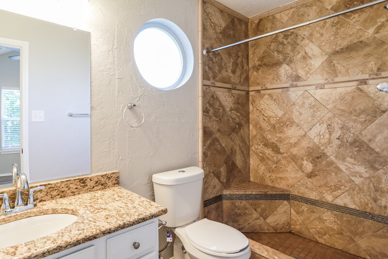 4,465/Mo, 225 Iberis Dr Arlington, TX 76018 Bathroom View