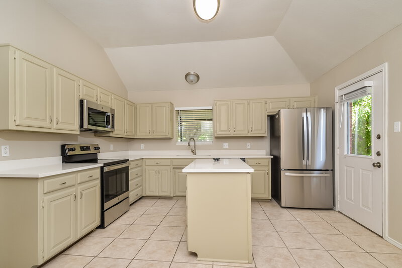 2,205/Mo, 3237 Windbrook Ct Denton, TX 76207 Kitchen View