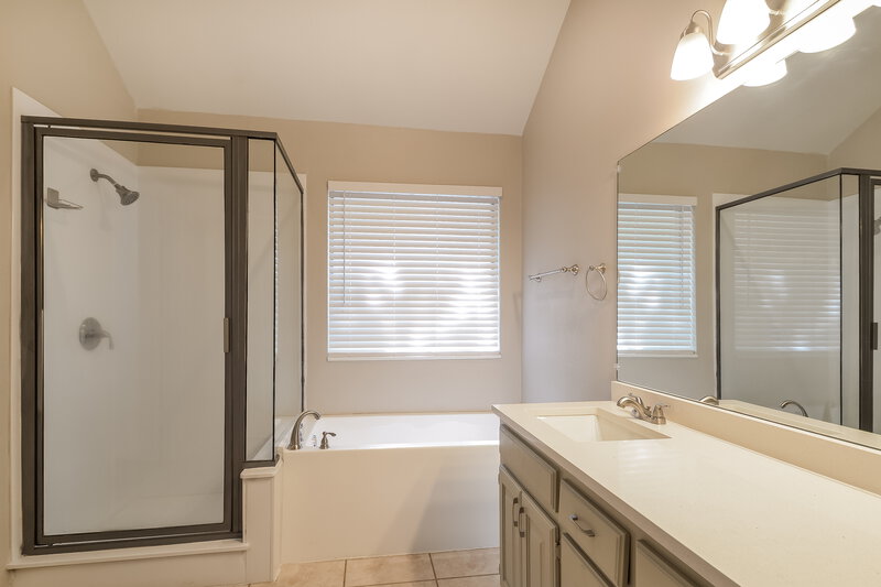 2,205/Mo, 3237 Windbrook Ct Denton, TX 76207 Main Bathroom View 2