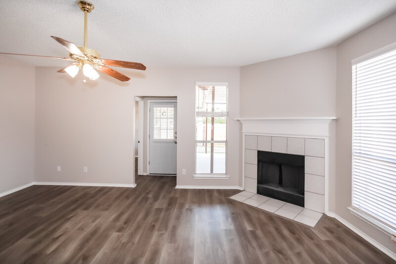 2,030/Mo, 321 Candlestick Trl Saginaw, TX 76179 Misc View 3