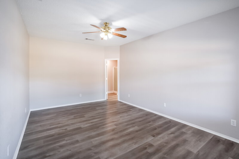 2,025/Mo, 321 Candlestick Trl Saginaw, TX 76179 Main Bedroom View