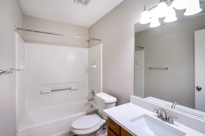2,025/Mo, 321 Candlestick Trl Saginaw, TX 76179 Bathroom View