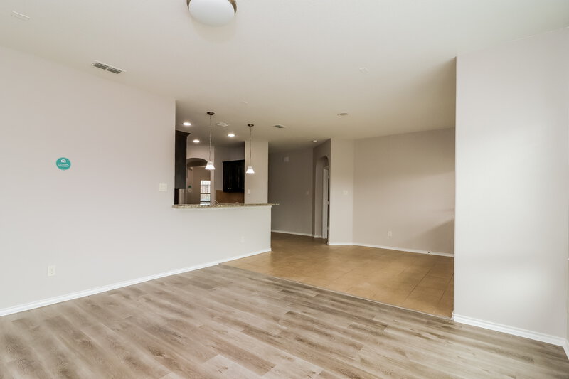 2,450/Mo, 4712 Elkhart Dr Crowley, TX 76036 Living Room View 2