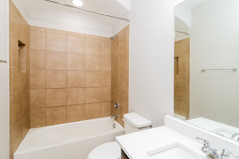 2,450/Mo, 4712 Elkhart Dr Crowley, TX 76036 Bathroom View