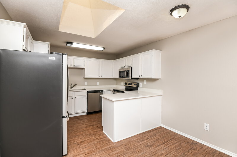 2,395/Mo, 415 Faircrest Dr Arlington, TX 76018 Kitchen View