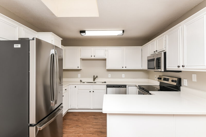 2,395/Mo, 415 Faircrest Dr Arlington, TX 76018 Kitchen View 2
