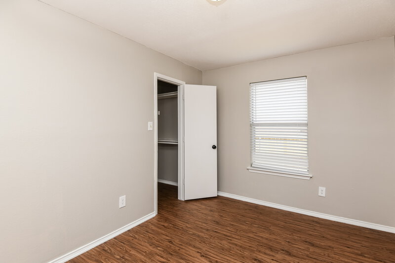 2,395/Mo, 415 Faircrest Dr Arlington, TX 76018 Bedroom View