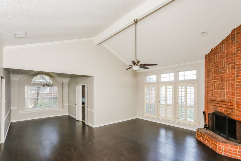 2,580/Mo, 701 Bridle Dr Desoto, TX 75115 Living Room View