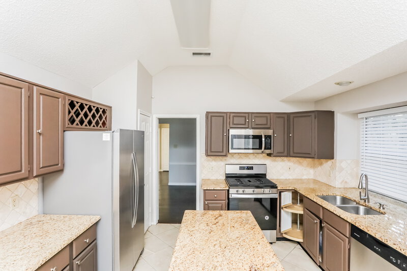 2,580/Mo, 701 Bridle Dr Desoto, TX 75115 Kitchen View